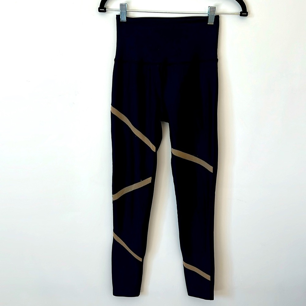 Beyond yoga sz small leggings black and tan.